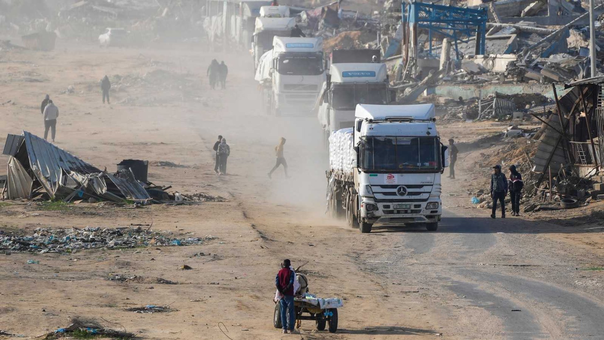 Gaza Ceasefire at Risk: Shortage of Tents and Shelters Fuels Tensions