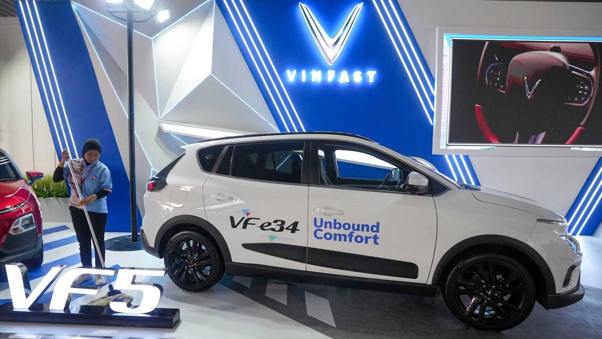 Electric Vehicles Take Center Stage at Indonesia's Motor Show Amid Slow Market Adoption