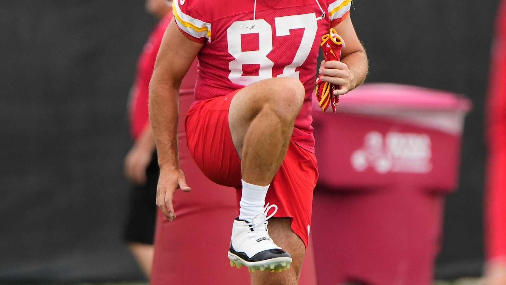 Travis Kelce Commits to Chiefs: Veteran Tight End Eyes Historic Three-Peat