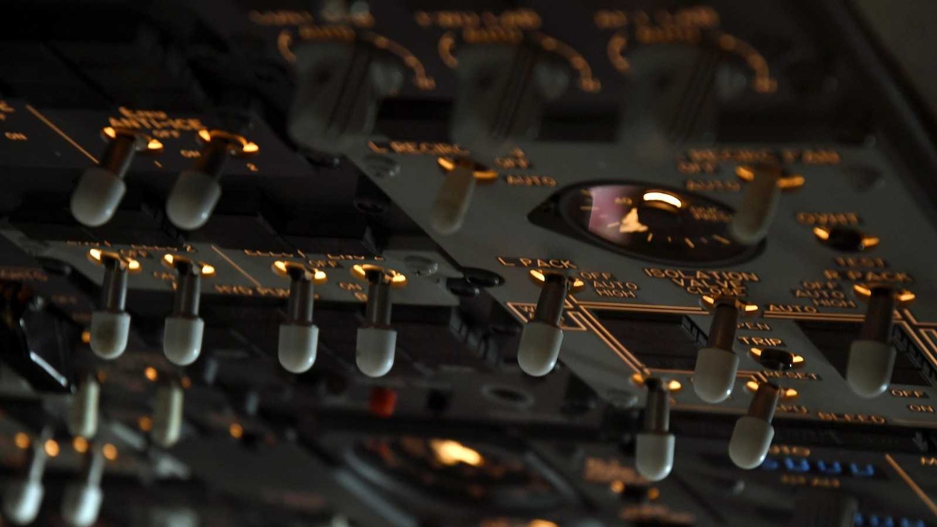 How Redundant Aviation Safety Nets Saved Newark From Air Disaster