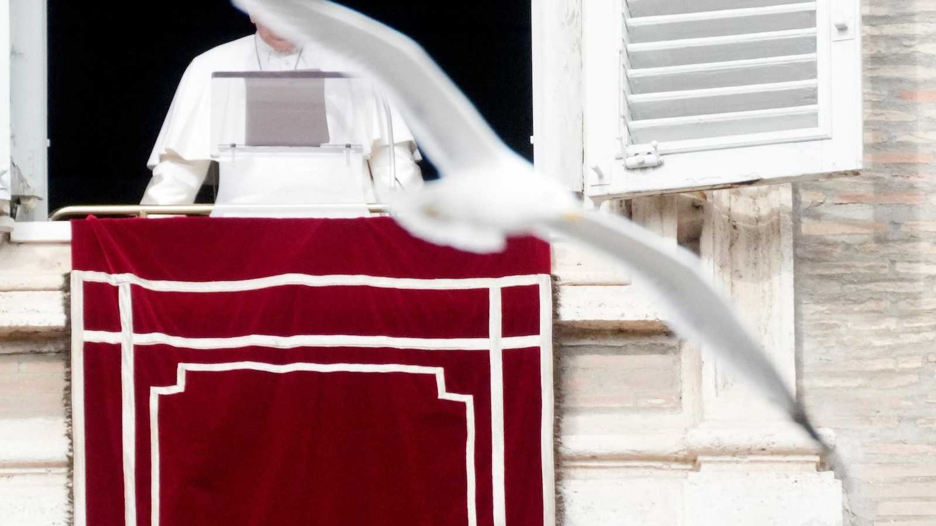 Pope Francis Stresses Need to Combat Rising Antisemitism on Holocaust Remembrance Eve