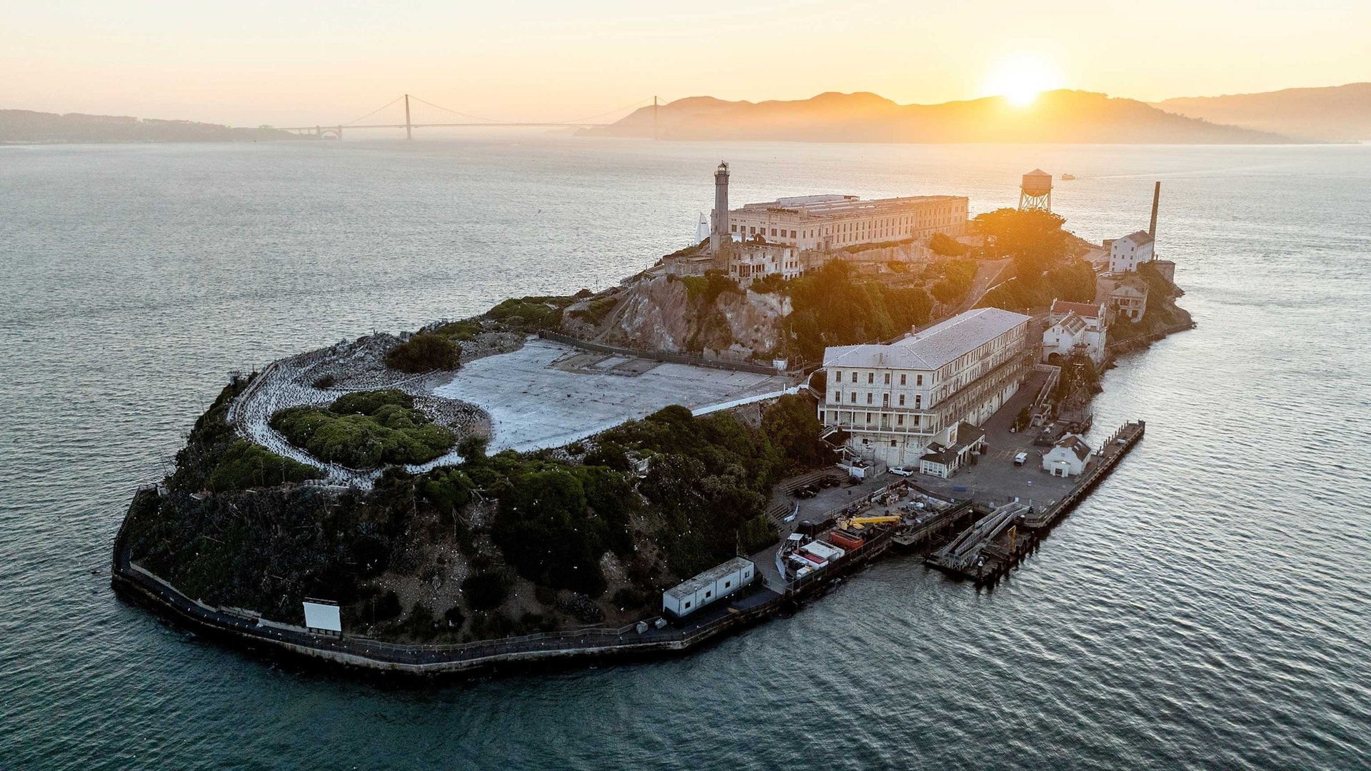 Trump's Alcatraz Revival Plan Sparks Cost and Feasibility Debate