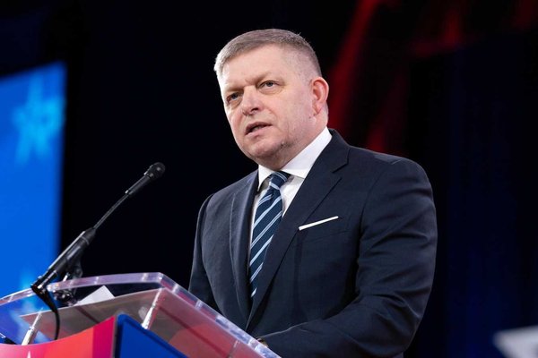 Slovakia Defies EU: Vows to Block Russian Gas Ban Through 2027