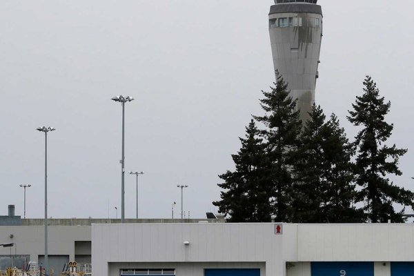 Crisis: Handcuffed Fugitive Escapes Seattle Airport via Light Rail, Sparks Manhunt