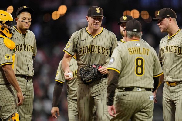 Giants Stun Padres with Electrifying 7th-Inning Comeback Victory