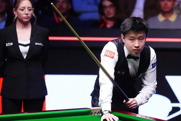 Zhao Xintong Dominates Snooker World Final: Chinese Star Leads 7-1