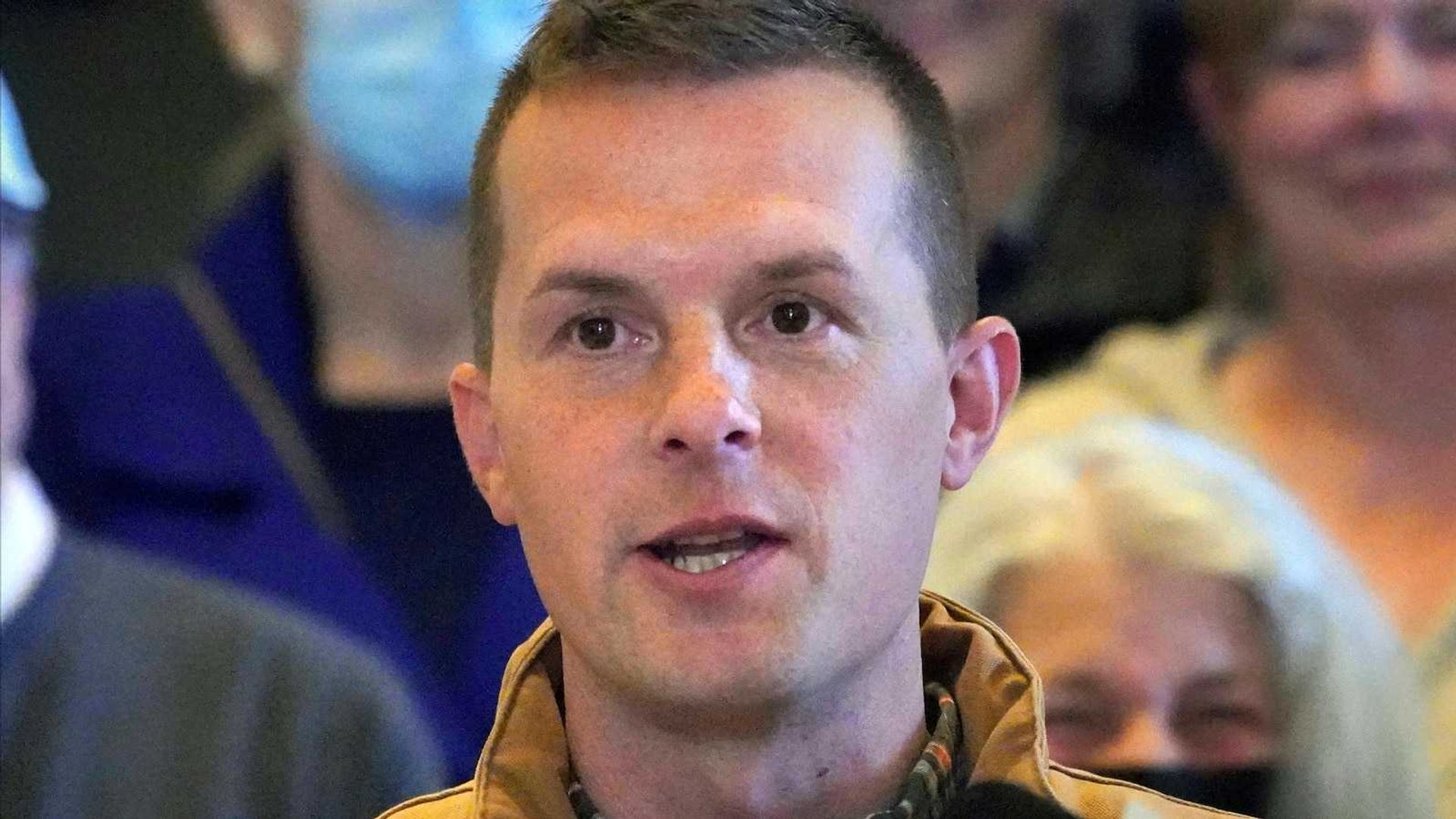 Showdown: Trump-Backed LePage Battles Golden in Pivotal Maine House Race