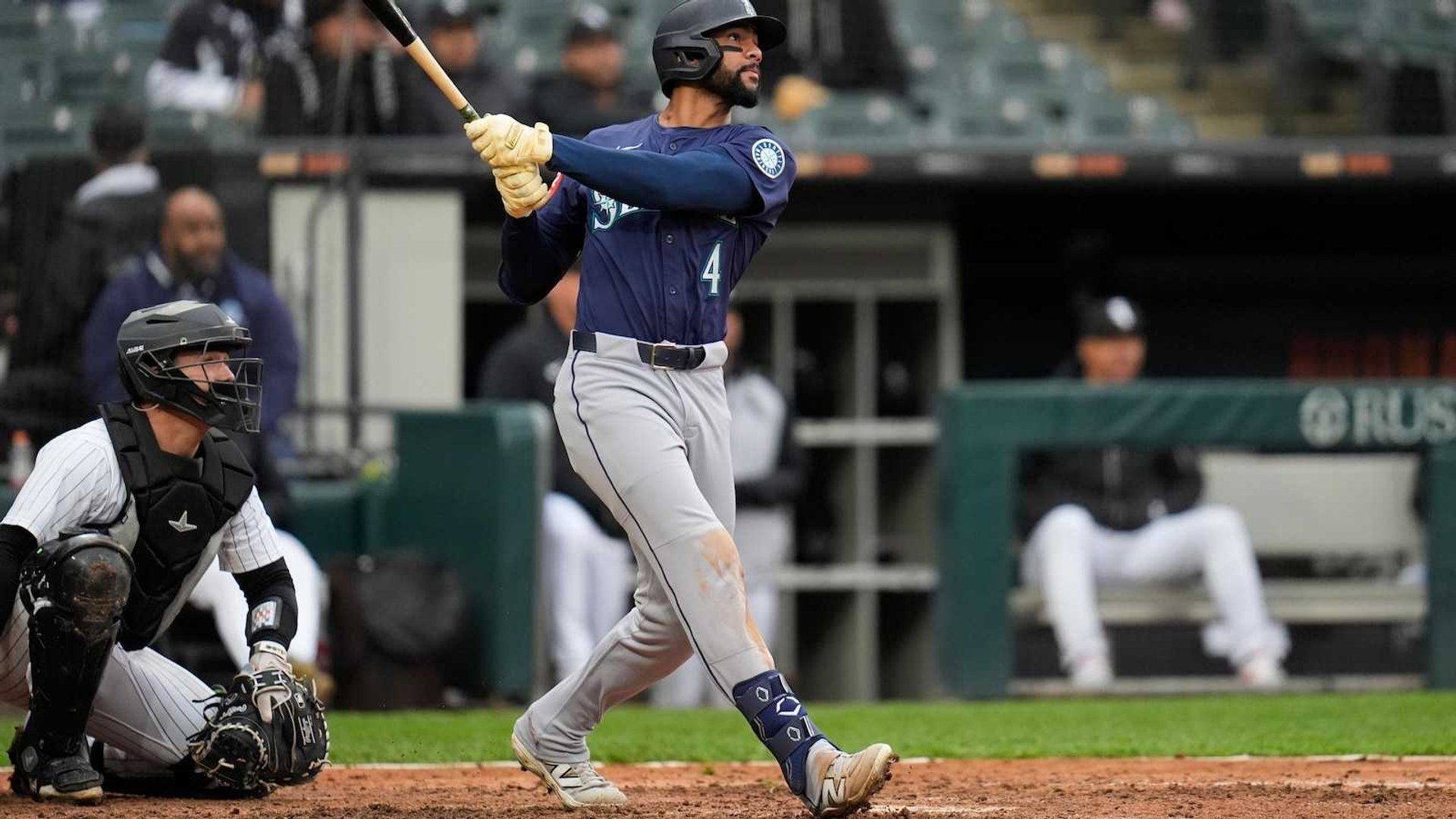 Late-Inning Drama: Taveras’ 8th-Inning Homer Secures Mariners’ AL West Momentum