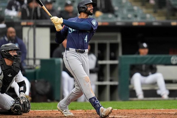 Late-Inning Drama: Taveras’ 8th-Inning Homer Secures Mariners’ AL West Momentum