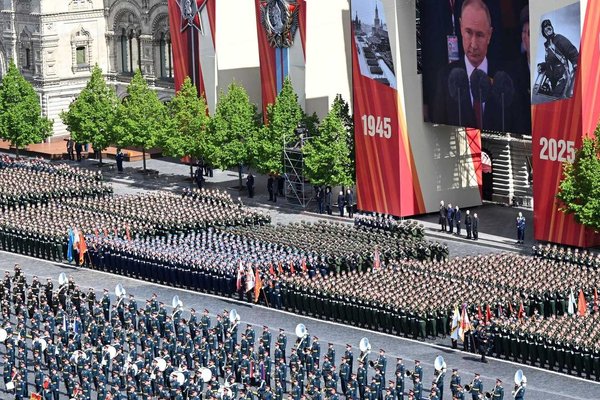 Russia’s 80th Victory Day Parade Honors WWII Sacrifices Amid Ukraine Tensions