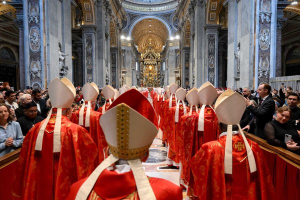 Sacred Rituals Unveiled: The Papal Transition from Conclave to Global Blessing