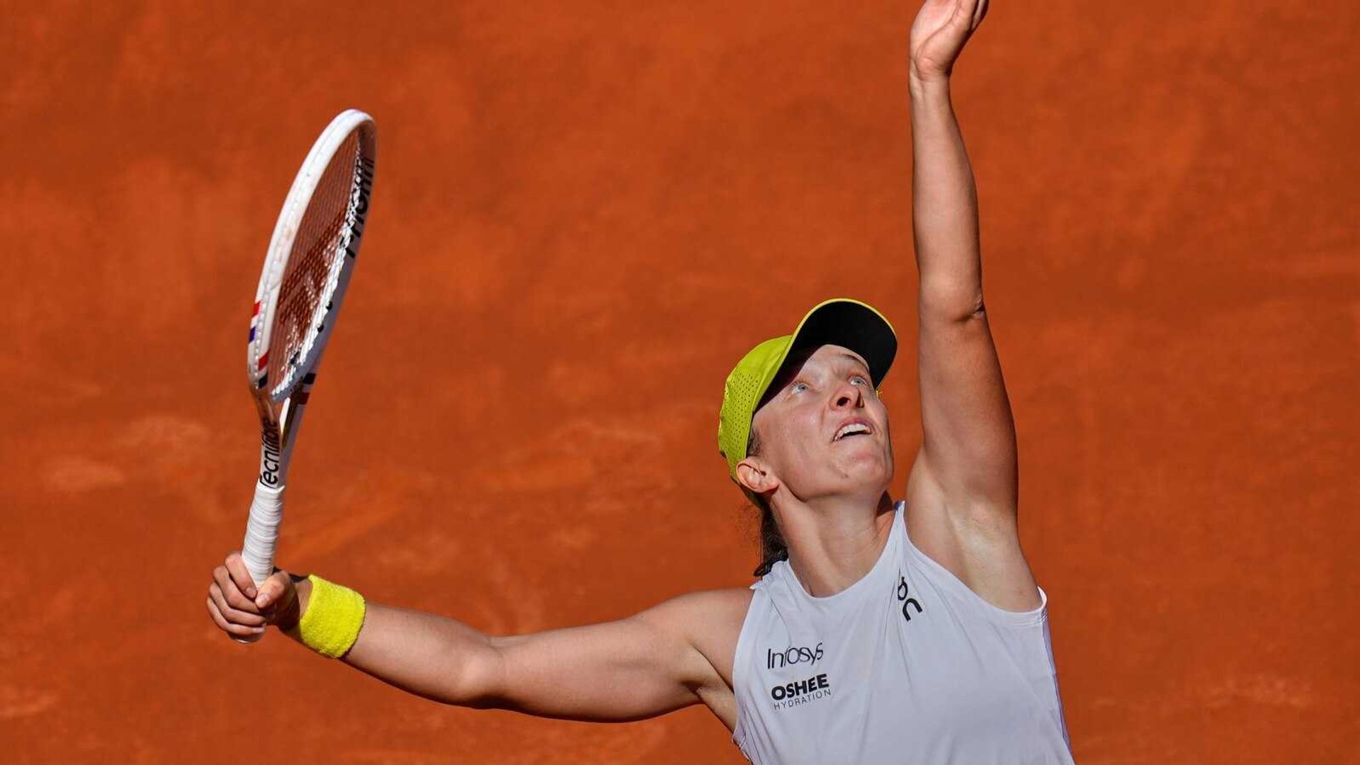 Tennis Stars Gauff and Swiatek Eye Historic Papal Conclave During Italian Open