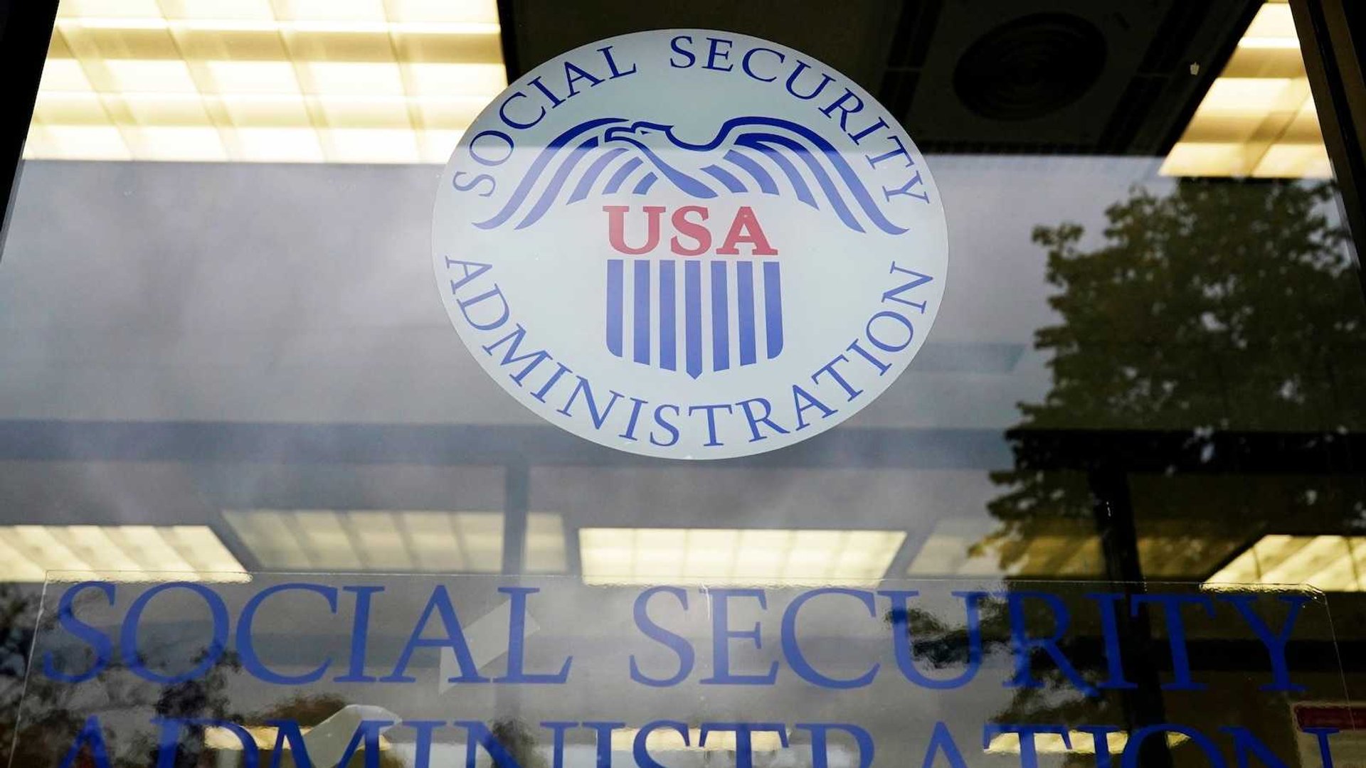 Growing Fears: 30% of Seniors Doubt Social Security Survival Amid Political Divide