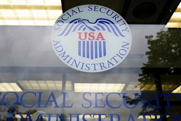 Growing Fears: 30% of Seniors Doubt Social Security Survival Amid Political Divide