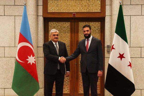 Syria's Interim Leader Seeks European Ties in Historic Paris Summit