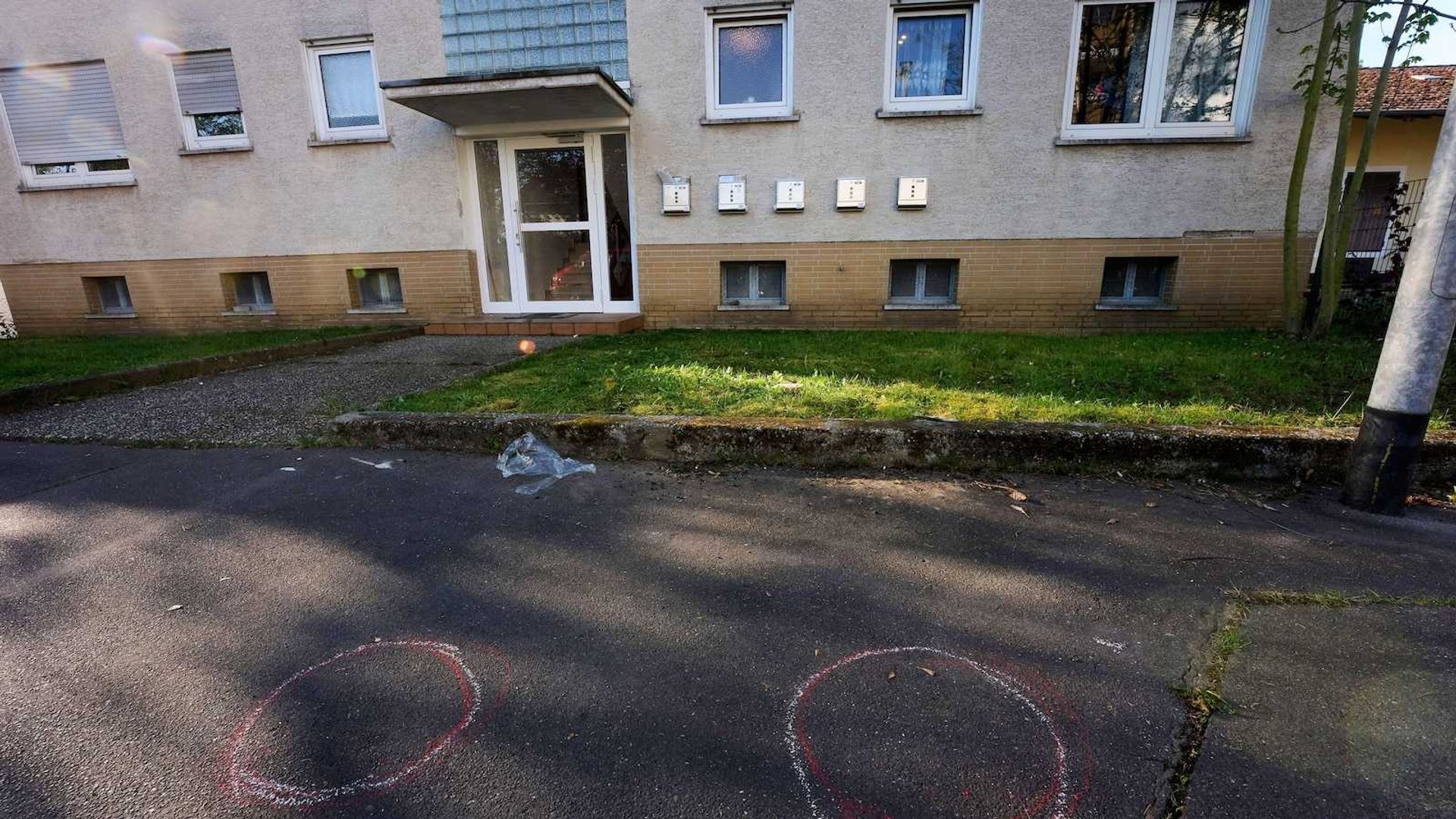 German Police Launch Massive Manhunt After Double Homicide in Bad Nauheim