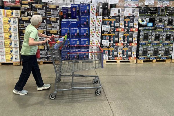 Alarm Bells: Inflation Gauge Cools Despite Looming Tariff Threats