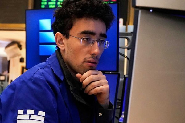 Stock Market's Wild Rebound: How Trump's Tariff Whiplash Sparked Recovery