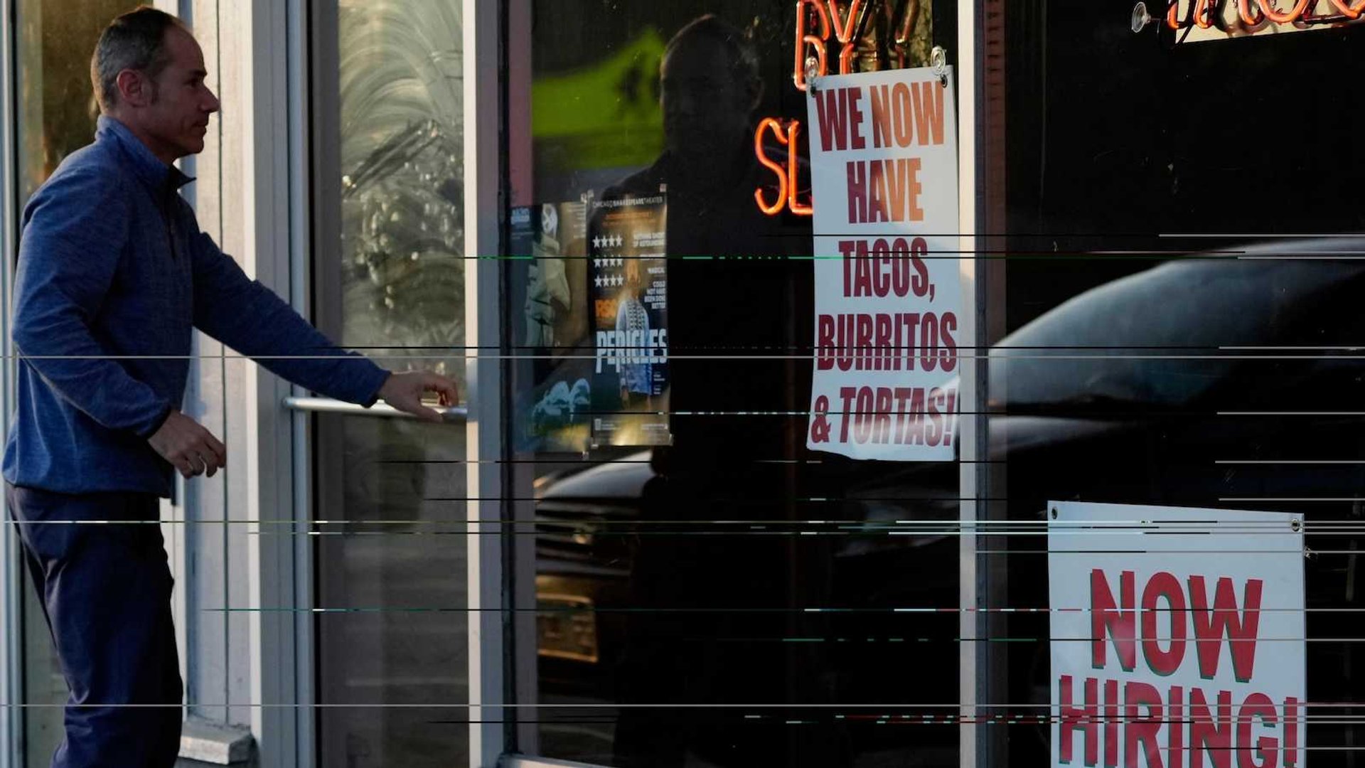 Surprising 220K Jobless Claims Drop Reveals US Labor Market Resilience