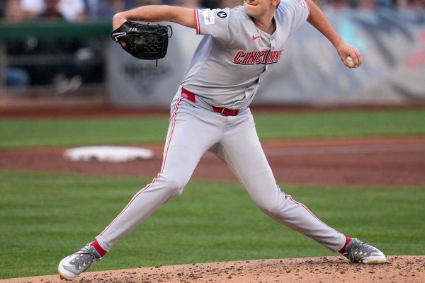 Reds Crush Pirates 7-1 Behind Hays' Heroics, Extend Win Streak to Five