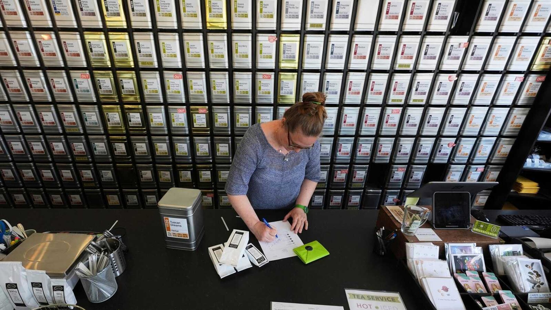 Small Business Collapse: Tariff Crisis Leaves U.S. Importers Facing Ruin
