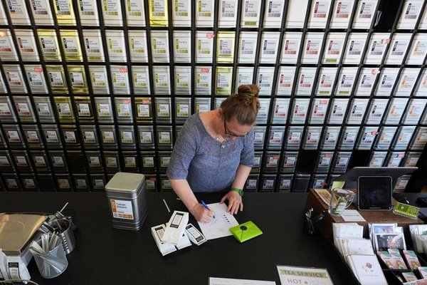Small Business Collapse: Tariff Crisis Leaves U.S. Importers Facing Ruin