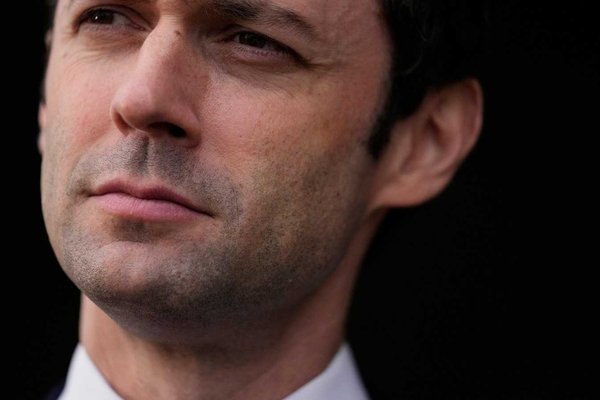 Georgia's Tightrope: Ossoff Balances Trump Criticism and Bipartisan Deals in 2026 Senate Showdown
