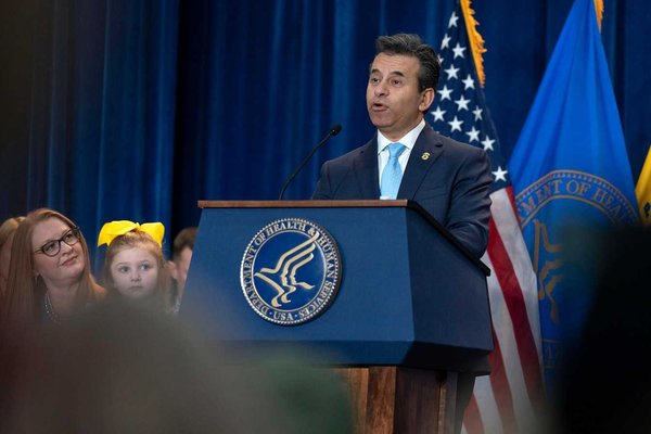 FDA in Crisis: COVID Vaccine Formula Debate Intensifies Ahead of Fall Rollout