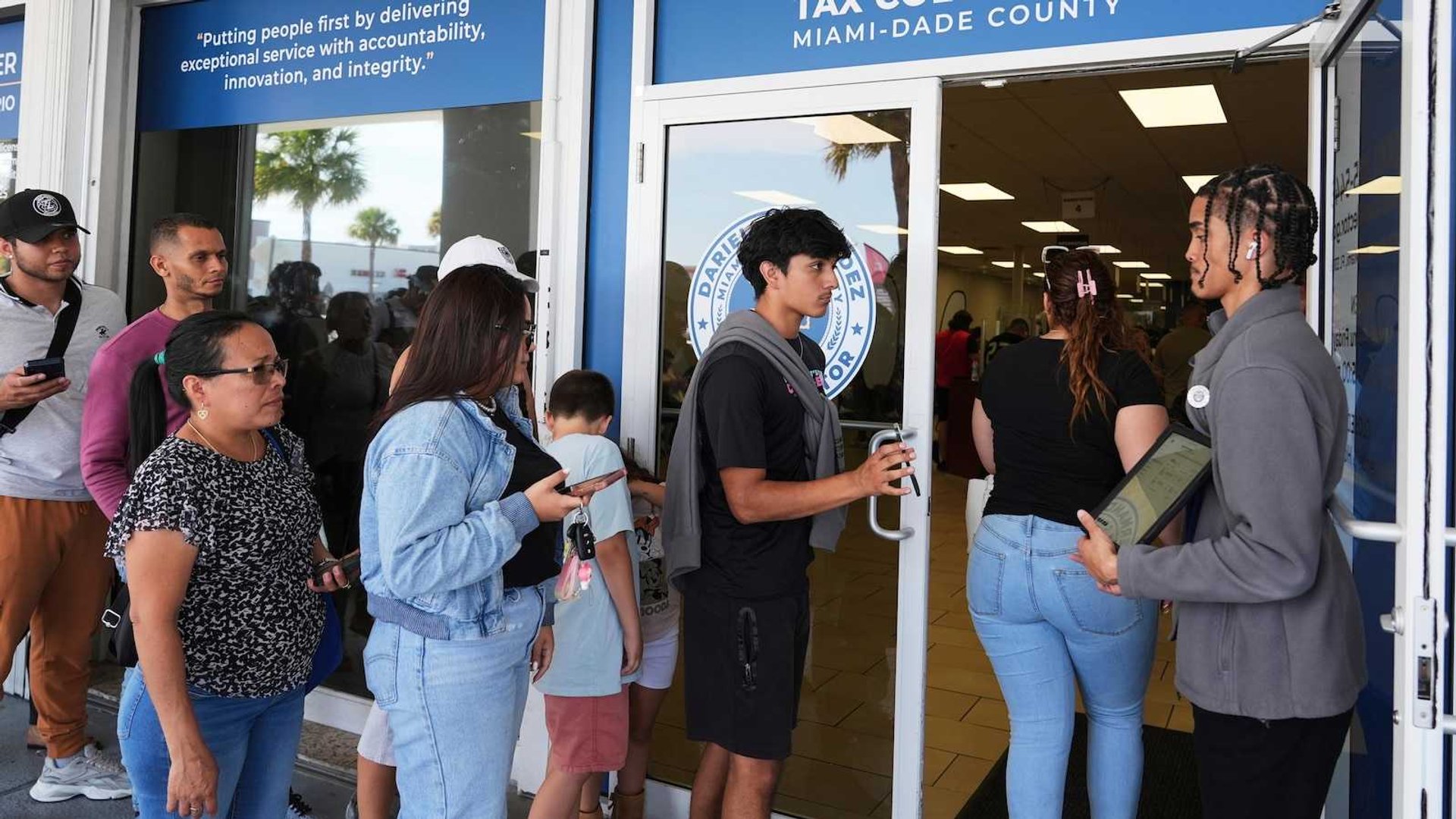 REAL ID Deadline Chaos: Travelers Face Last-Minute Rush and TSA Screening Hurdles