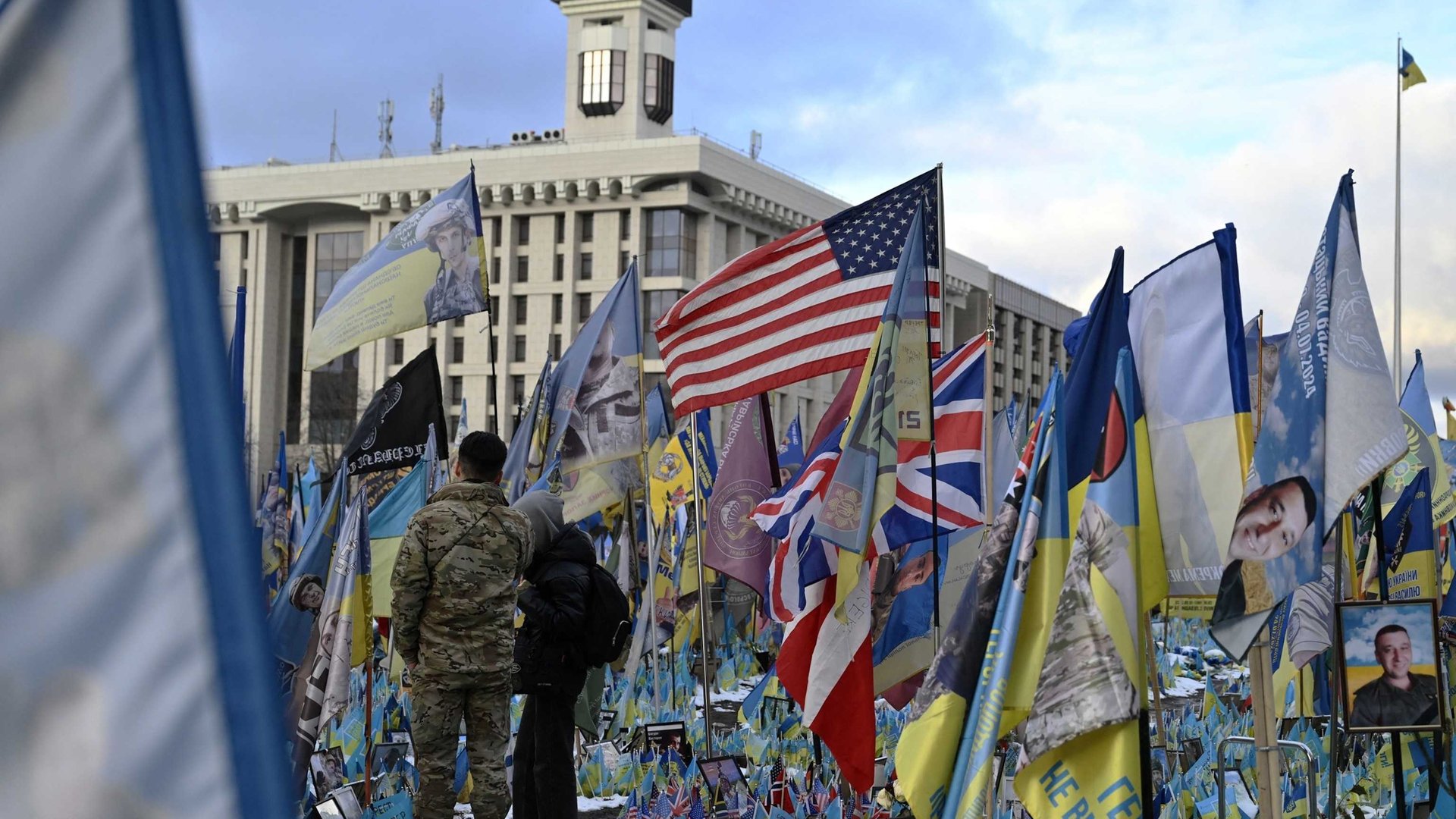 Trump and Putin Move Toward Ukraine Peace Talks Amid European Calls for Unity