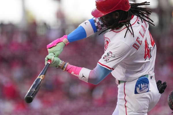 Reds Extend Winning Streak Behind Martinez's Dominant Pitching Performance