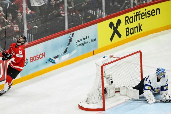 Finland Shocks Canada in Ice Hockey Worlds Shootout Thriller, Czechs Cruise