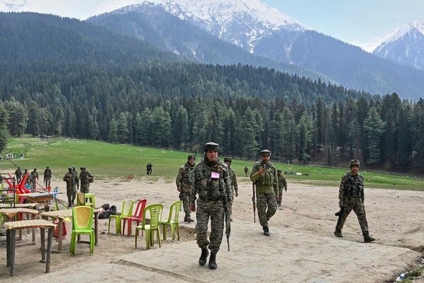Kashmir Crisis Escalates: Nuclear Rivals India-Pakistan on Brink of Conflict