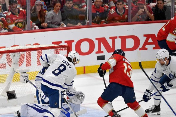 Playoff Crisis: Panthers' Sam Reinhart Sidelined with Knee Injury Against Hurricanes