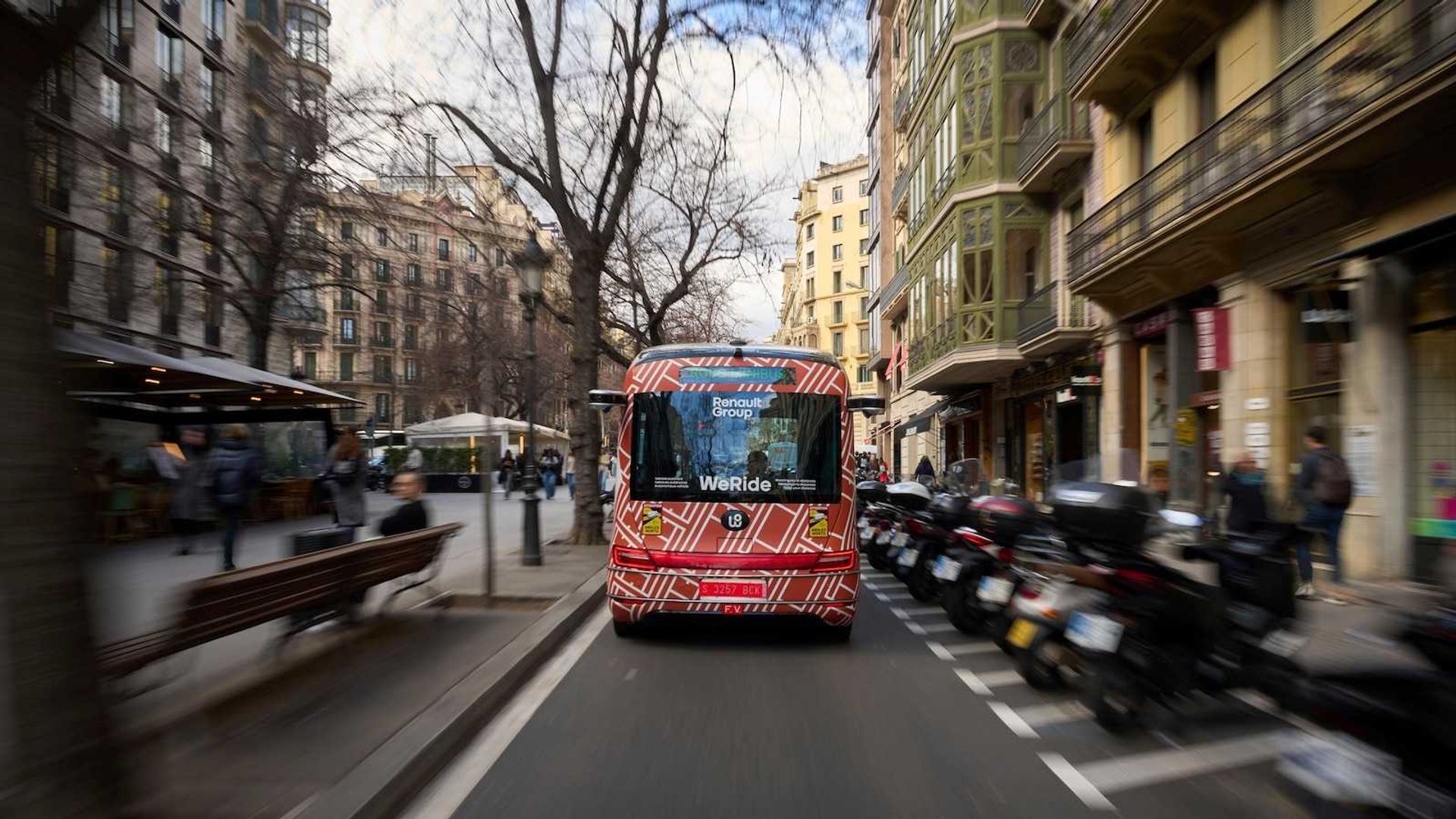 Barcelona Trials Renault’s Driverless Bus: Europe’s Autonomous Transport Revolution
