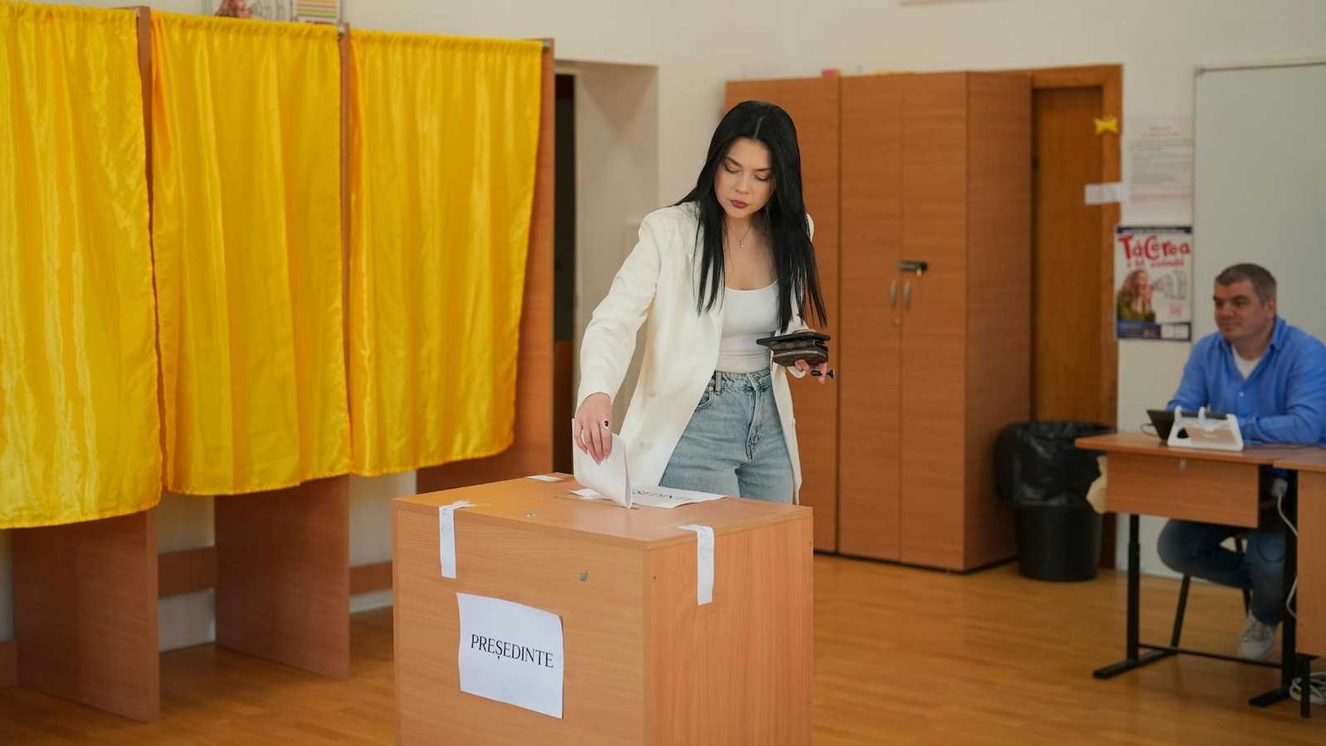 Romania's Crucial Presidential Redo Vote Amid Deepening Political Crisis