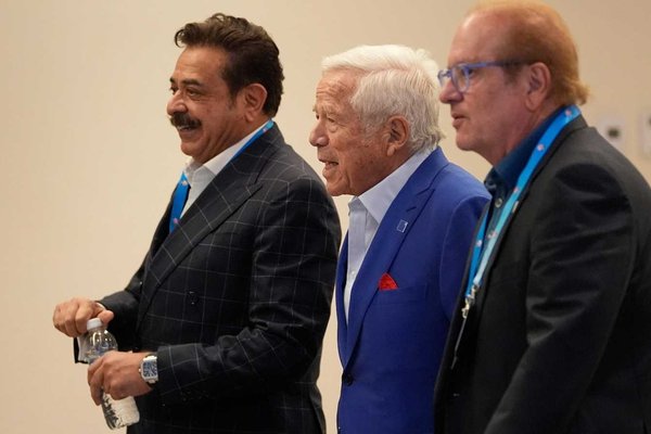 NFL Owners Vote on Tush Push Ban as Retired Star Kelce Defends Play